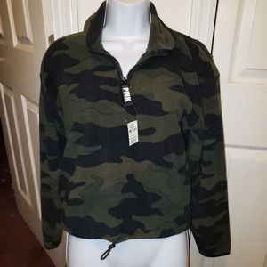 Victoria’s Secret PINK Cropped Camo Half Zip Pullo